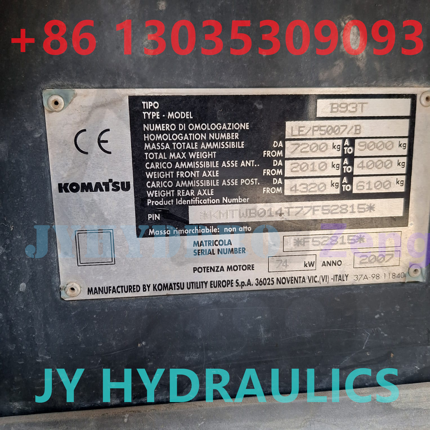 KOMATSU WB93R backhoe loader 708-1U-00111 708-1U-00112 hydraulic pump