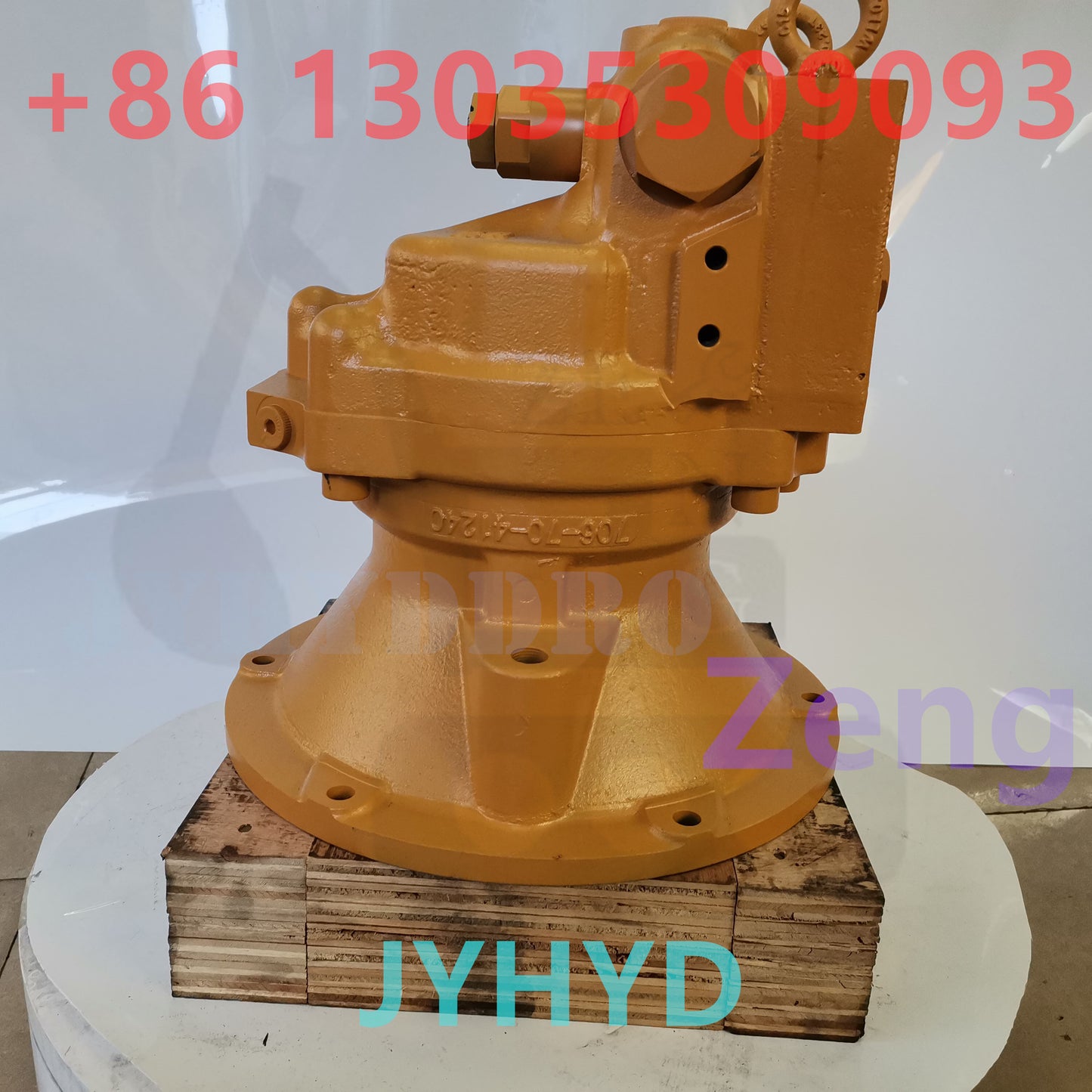 KOMATSU PC200-8 EXCAVATOR SWING MOTOR