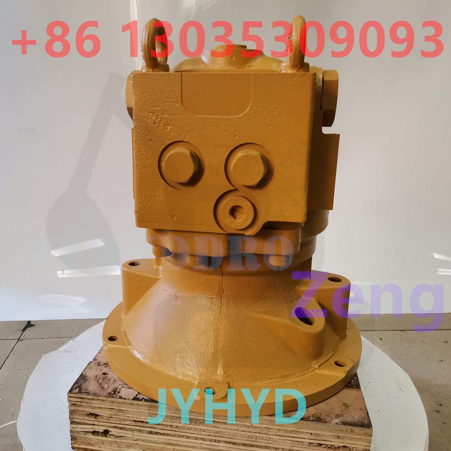 KOMATSU PC200-8 EXCAVATOR SWING MOTOR